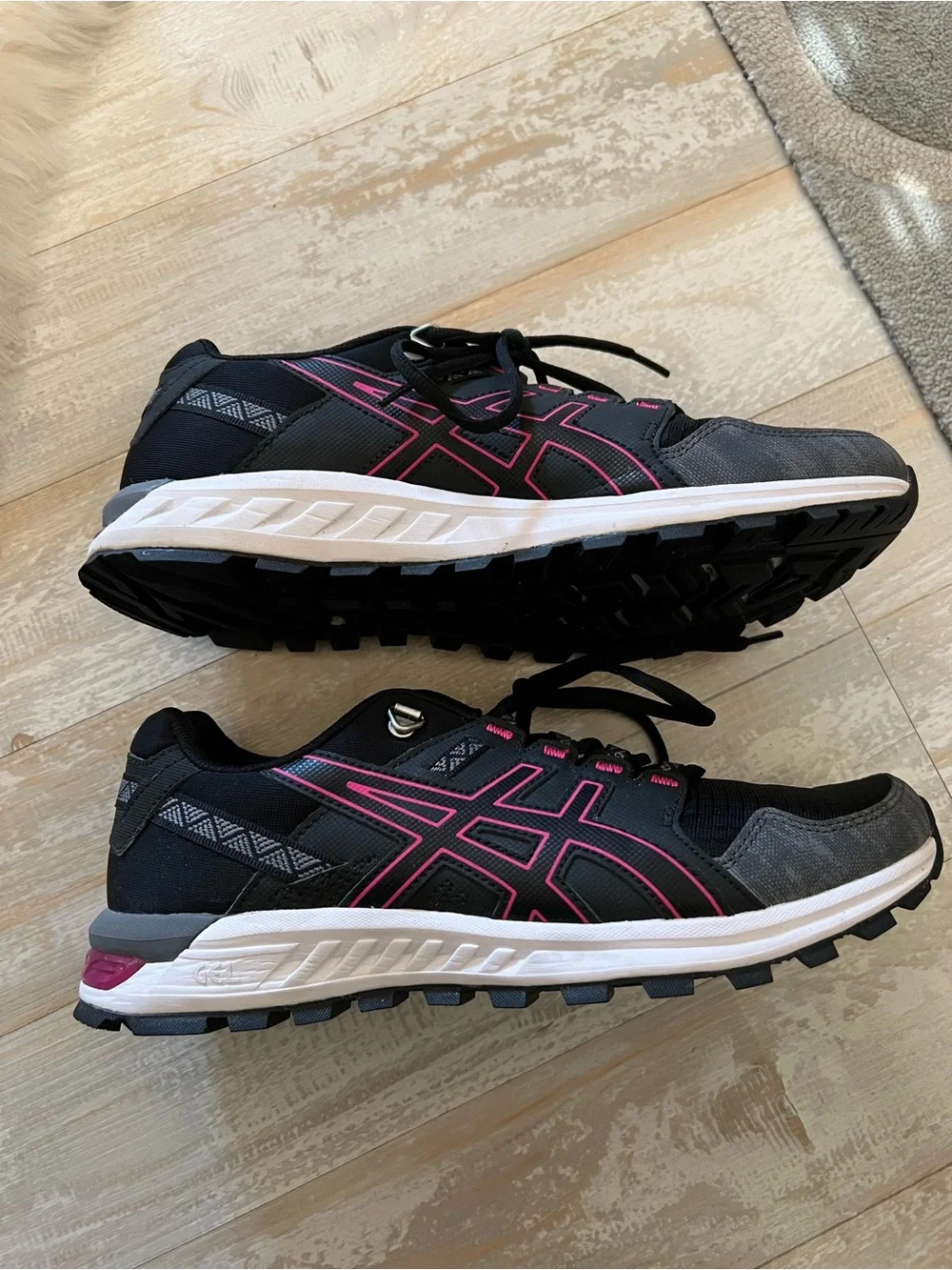 Asics women athletic